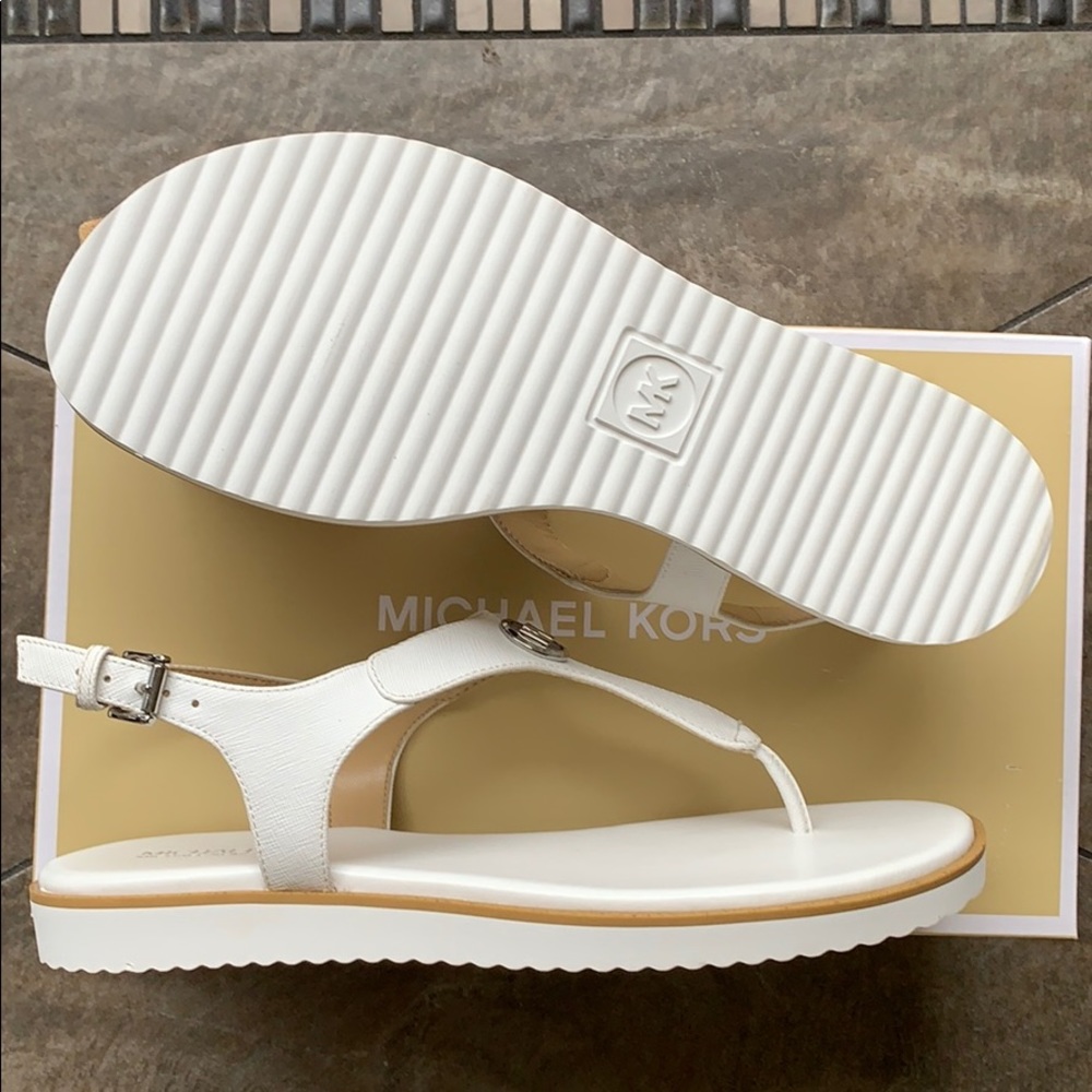 MICHAEL KORS JUDY THONG SAFFIANO PVC OPTIC WHITE - Picture 12 of 16